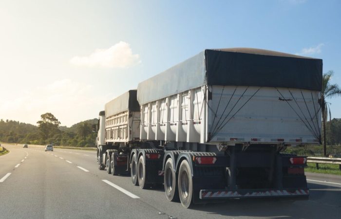caminhão para transporte de grãos